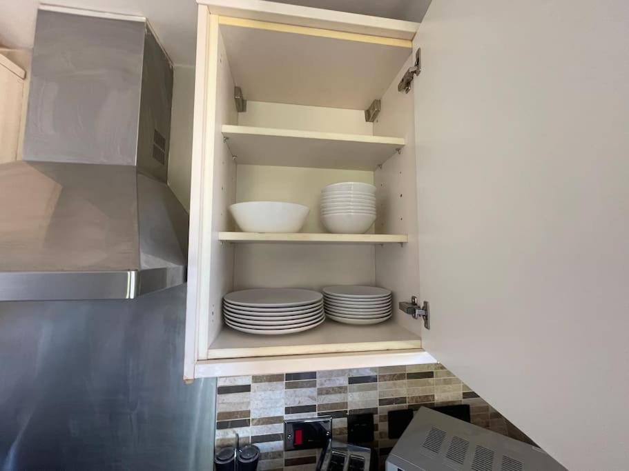 Lovely Two Bed Flat London Luaran gambar