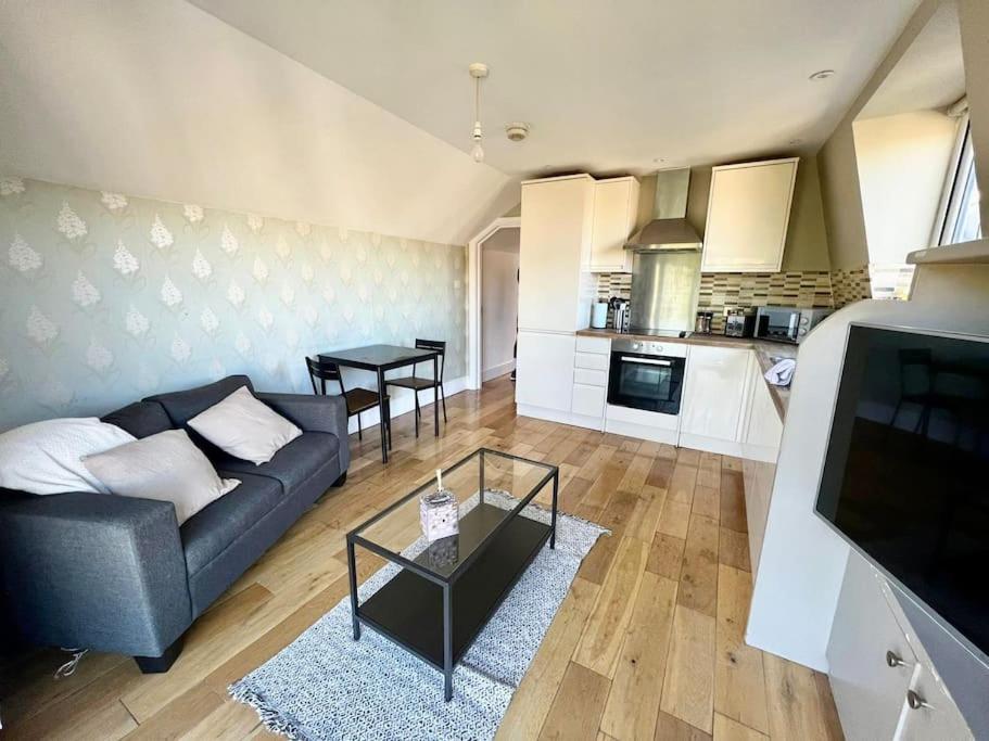 Lovely Two Bed Flat London Luaran gambar